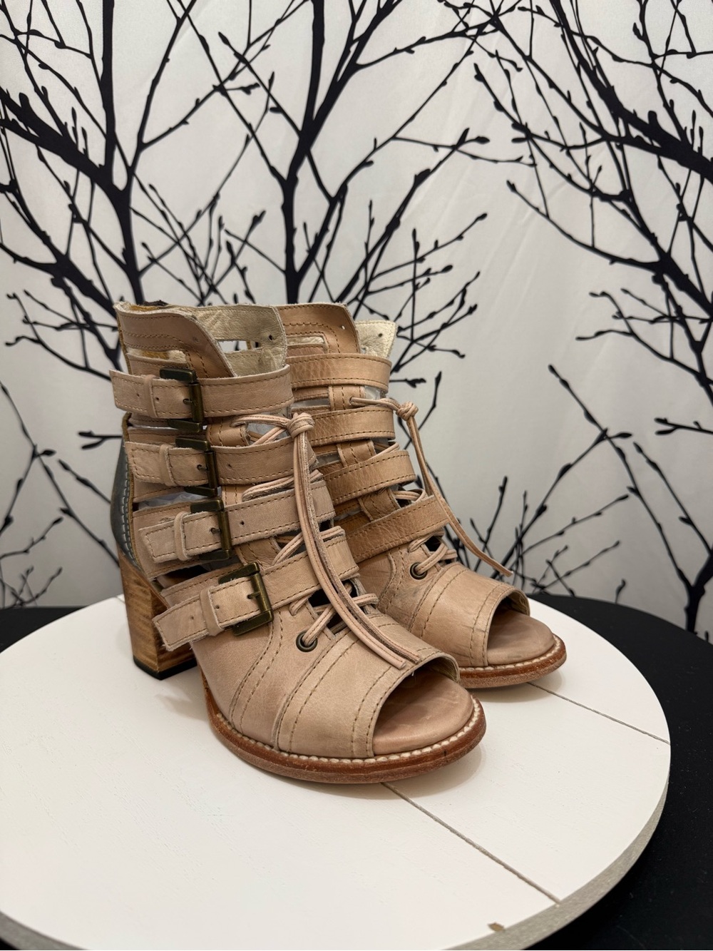 Freebird by Steven Braeden Open Toe Strappy Sandal Bootie Size 7 Zipper Tan
